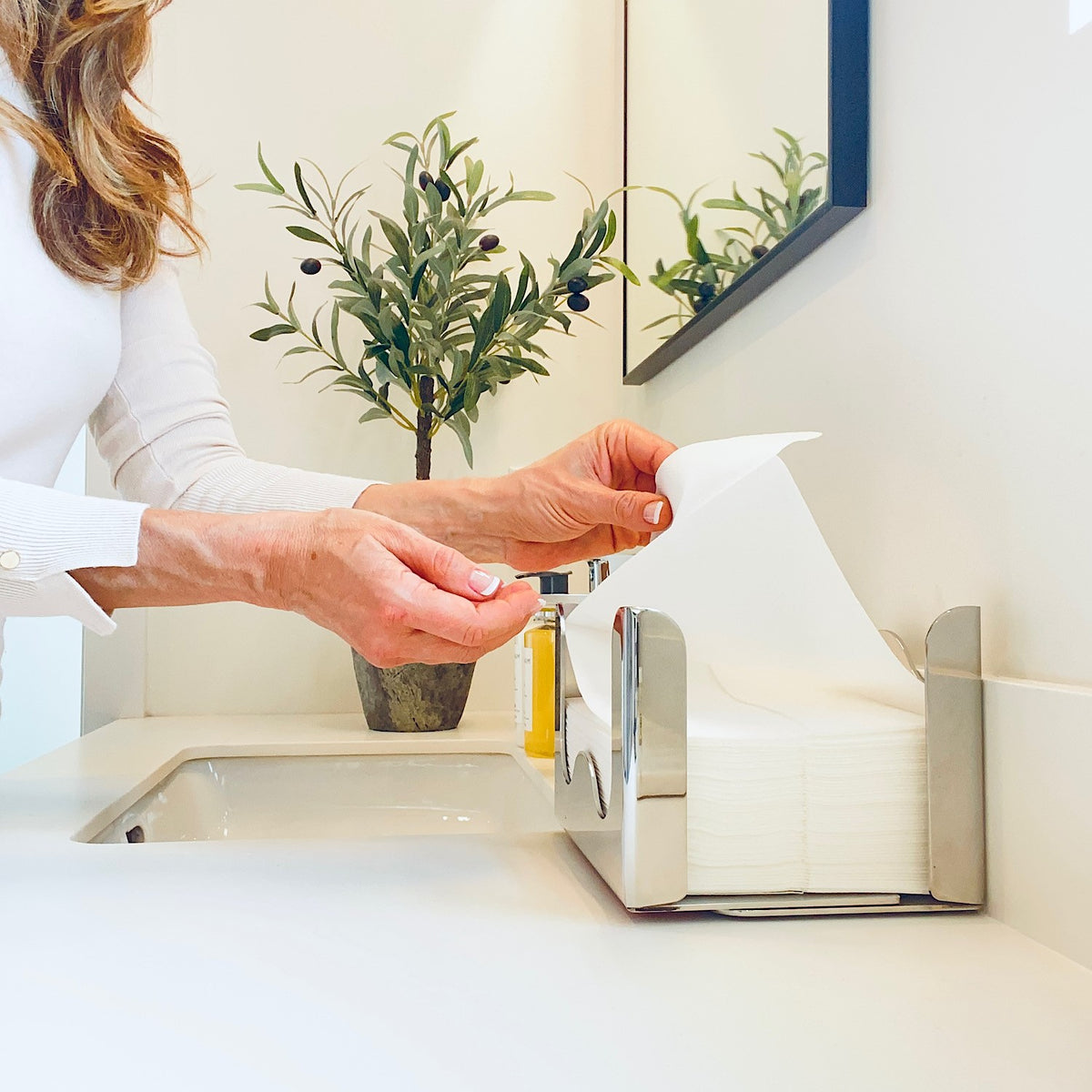 Luxury Hand Towel Holder